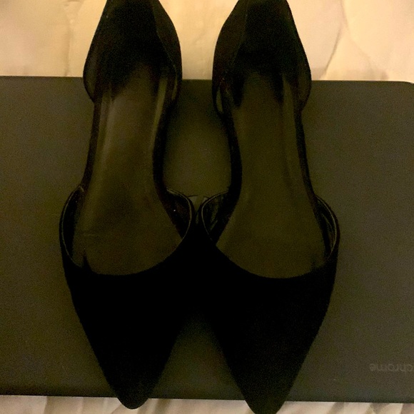 Forever 21 Shoes - Forever 21 pointed black flats 6.5